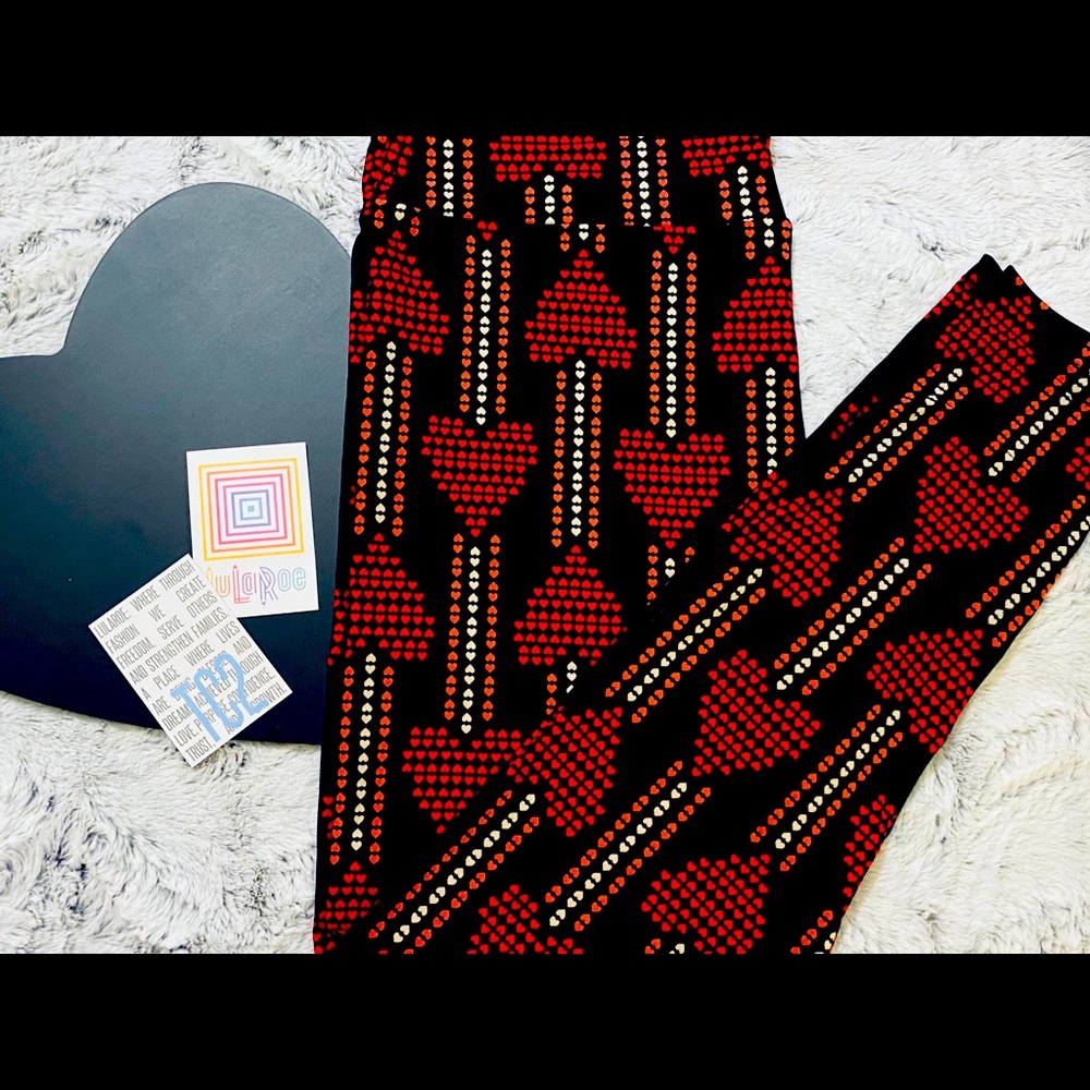 LulaRoe tc2 valentine heart pinstripe leggings